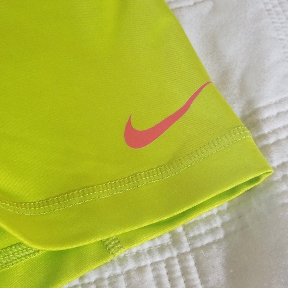 Nike Pro - Picture 2 of 3